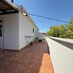 Spacious Two-bedroom Family With Terrace & Free Parking