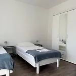 Spacious Two-bedroom Family With Terrace & Free Parking Apartment