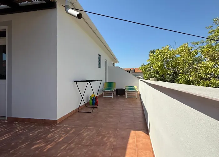 Spacious Two-Bedroom Family Apartment With Terrace & Free Parking