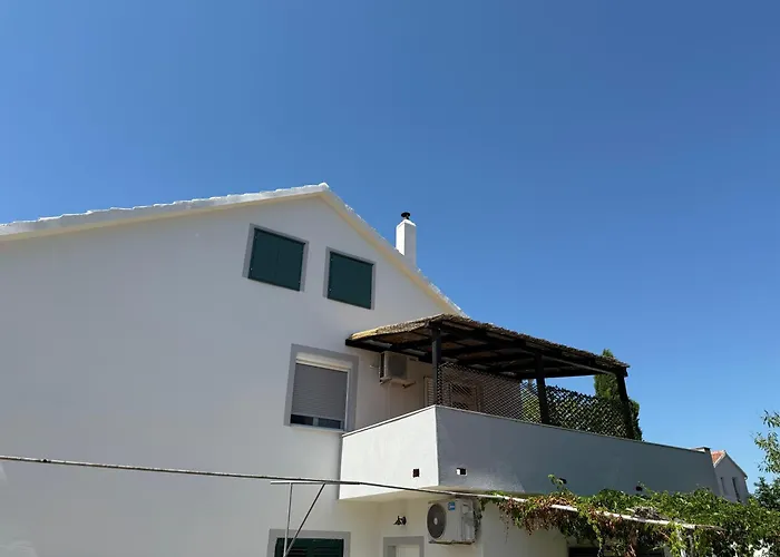 Spacious Two-Bedroom Family Apartment With Terrace & Free Parking