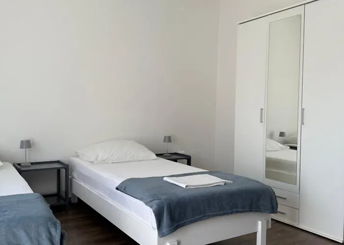 Spacious Two-Bedroom Family Apartment With Terrace & Free Parking Appartamento